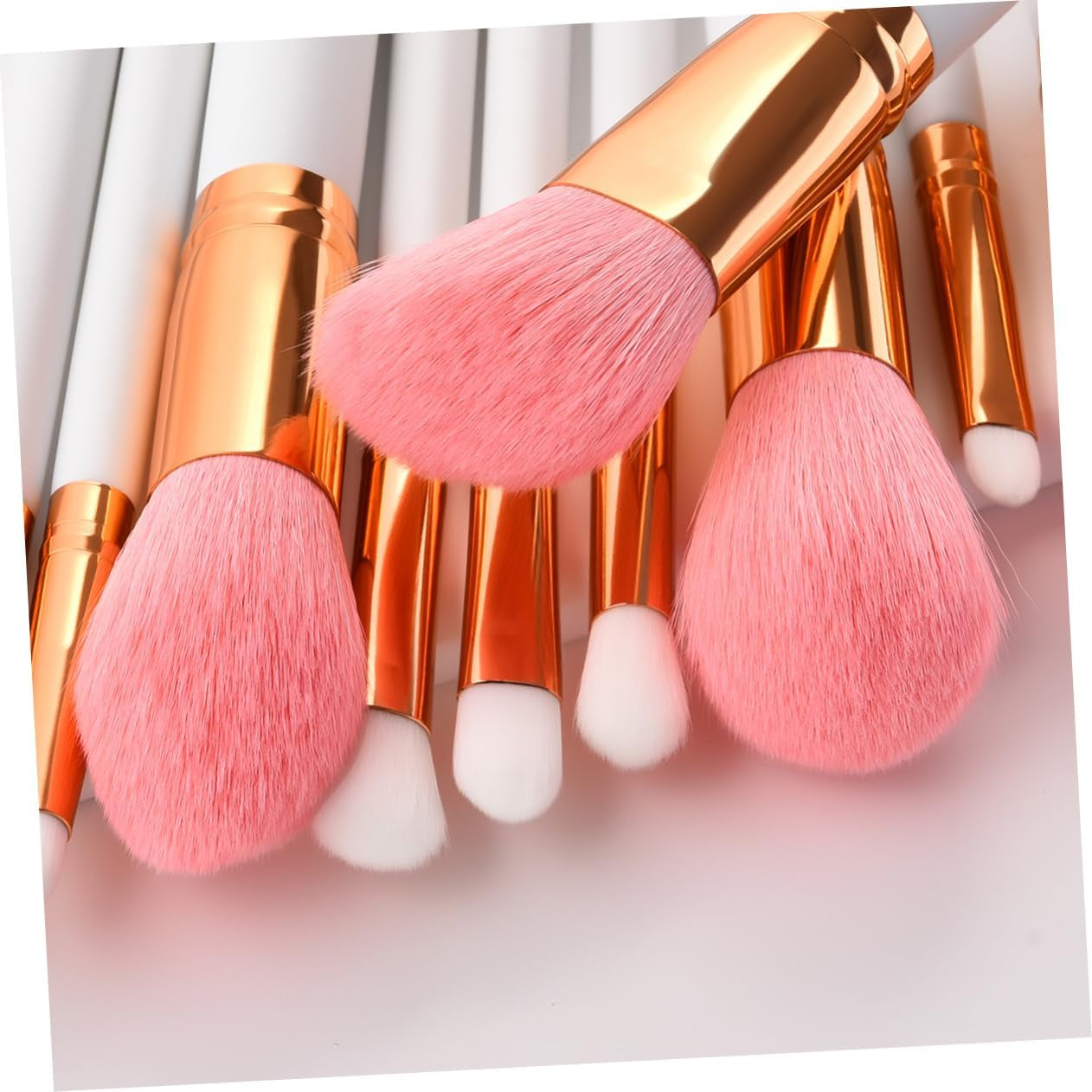 10-Piece Goat Hair Makeup Brush Set with Wooden Handles for Blending Face Powder, Blush, Eye Shadows, and Concealers - Luxurious and Travel-Friendly Makeup Tools