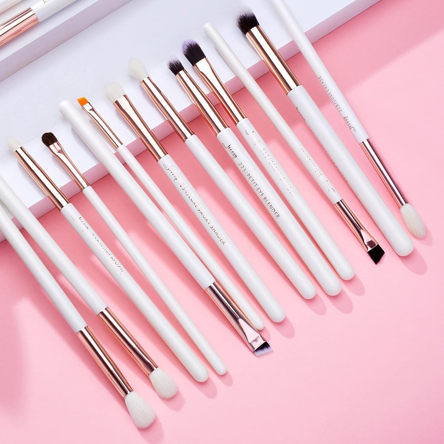 15-Piece Professional Makeup Brush Set with Wood Handles and Natural-Synthetic Hair - Pearl White/Rose Gold, T217