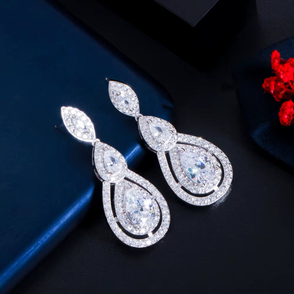 Elegant White Cubic Zirconia Water Drop Earrings for Brides - Wedding and Evening Party Jewelry Accessories CZ904
