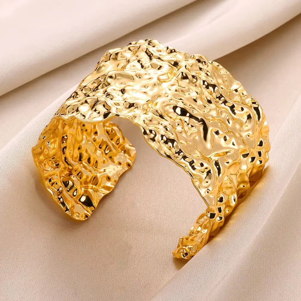 Elegant Classic Bump Pattern Open Cuff Bracelet for Women in Gold Stainless Steel - Ideal Gift Accessory