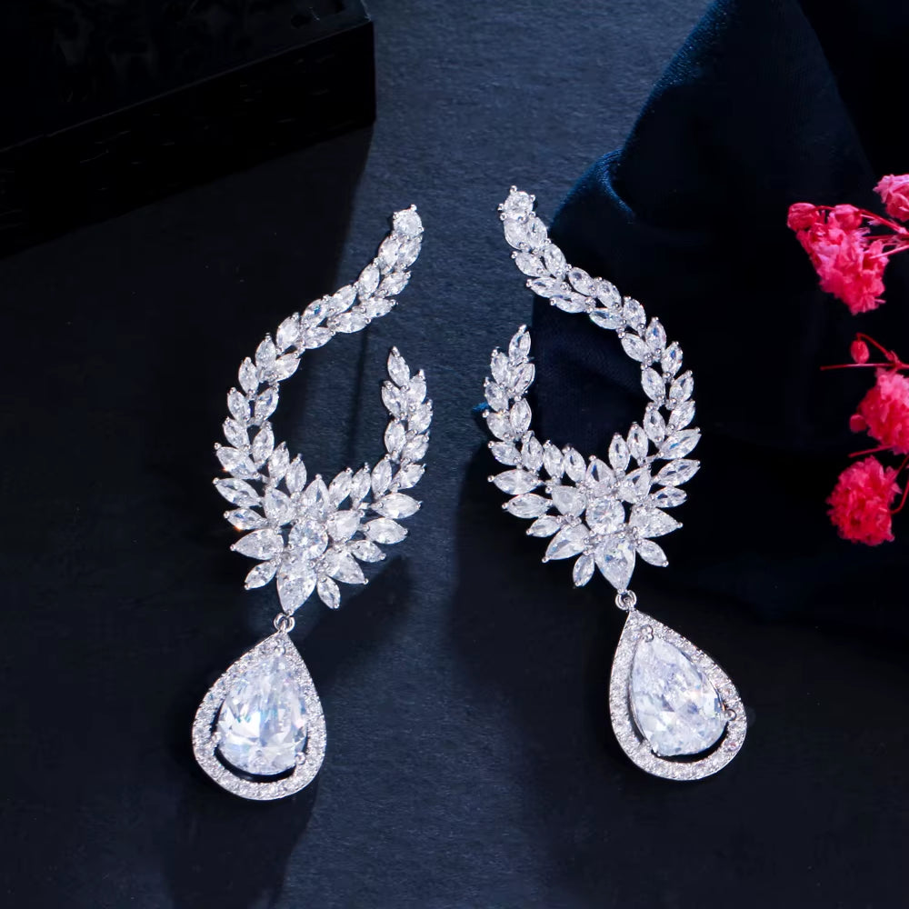 Premium Water Drop Dangle Earrings with Cubic Zirconia for Women - Elegant Fashion Jewelry for Parties and Weddings CZ964