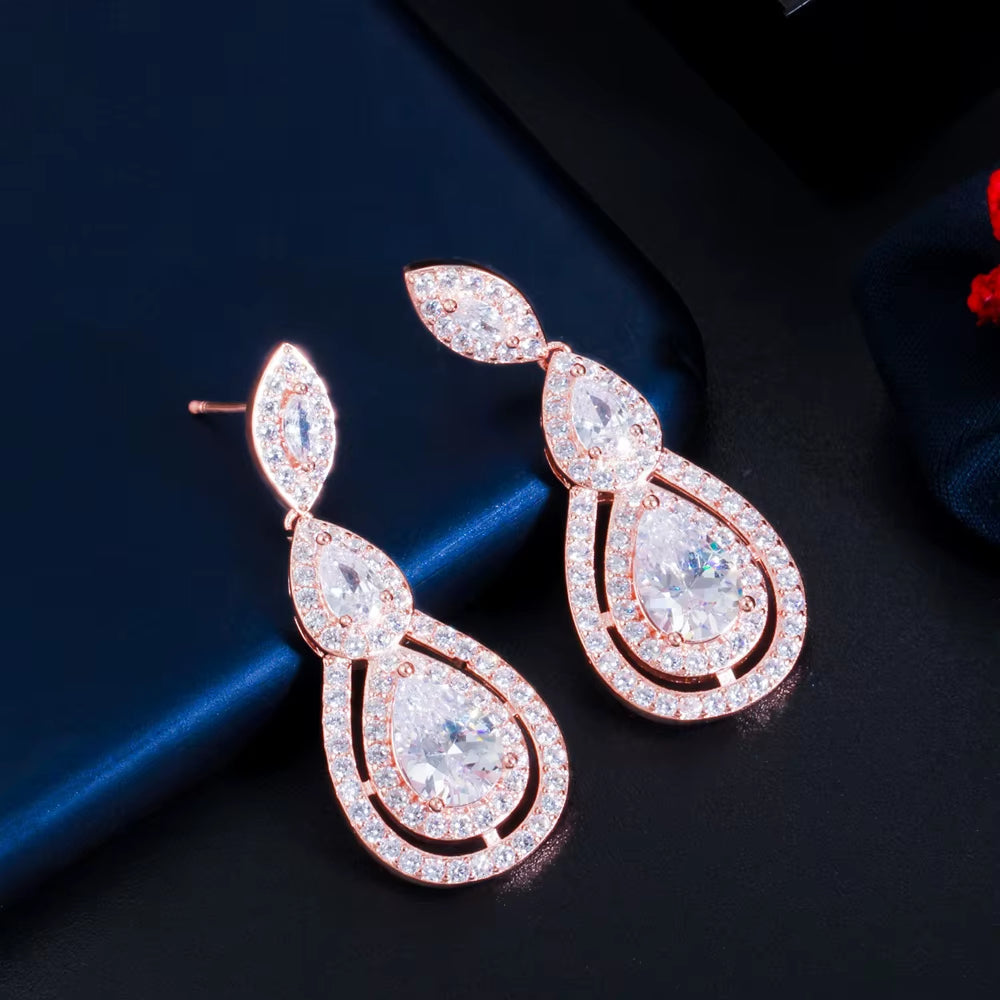 Elegant White Cubic Zirconia Water Drop Earrings for Brides - Wedding and Evening Party Jewelry Accessories CZ904
