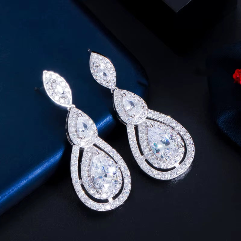 Elegant White Cubic Zirconia Water Drop Earrings for Brides - Wedding and Evening Party Jewelry Accessories CZ904